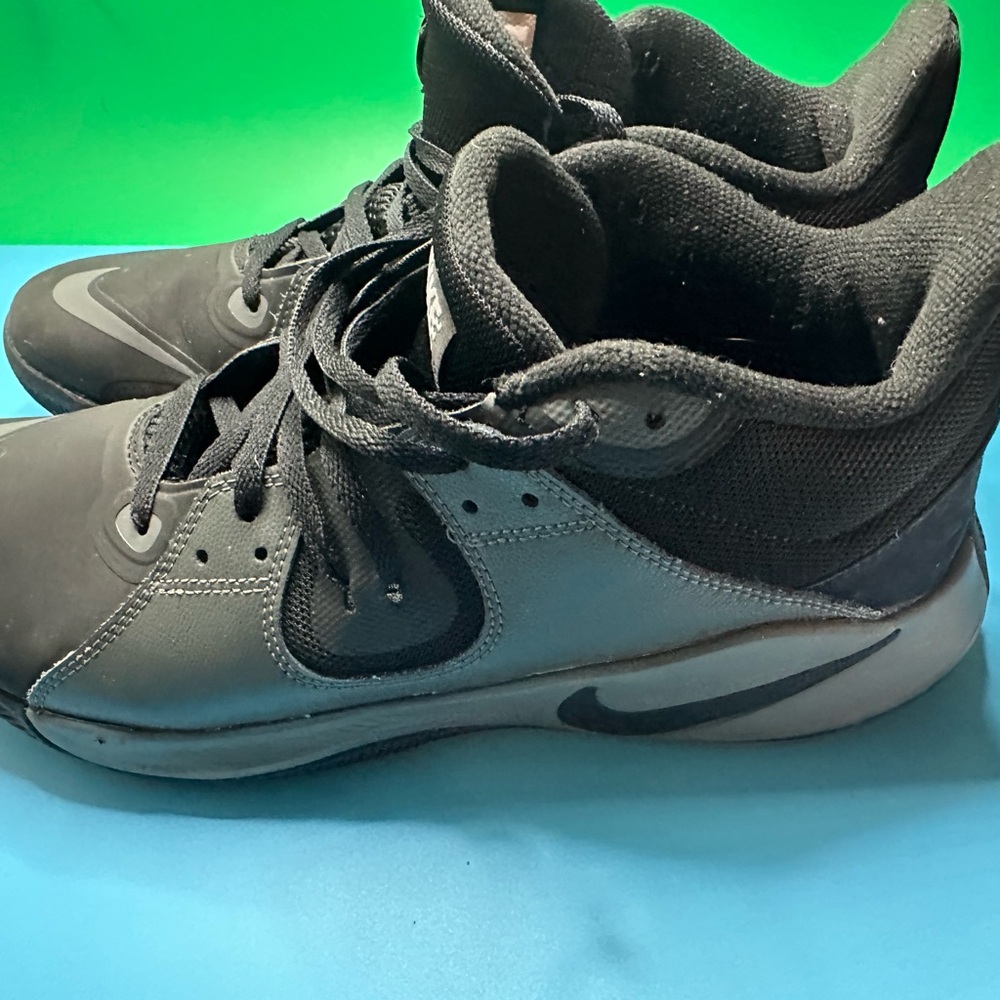 Nike Black Athletic Shoes with Padded Collar CD0190-001